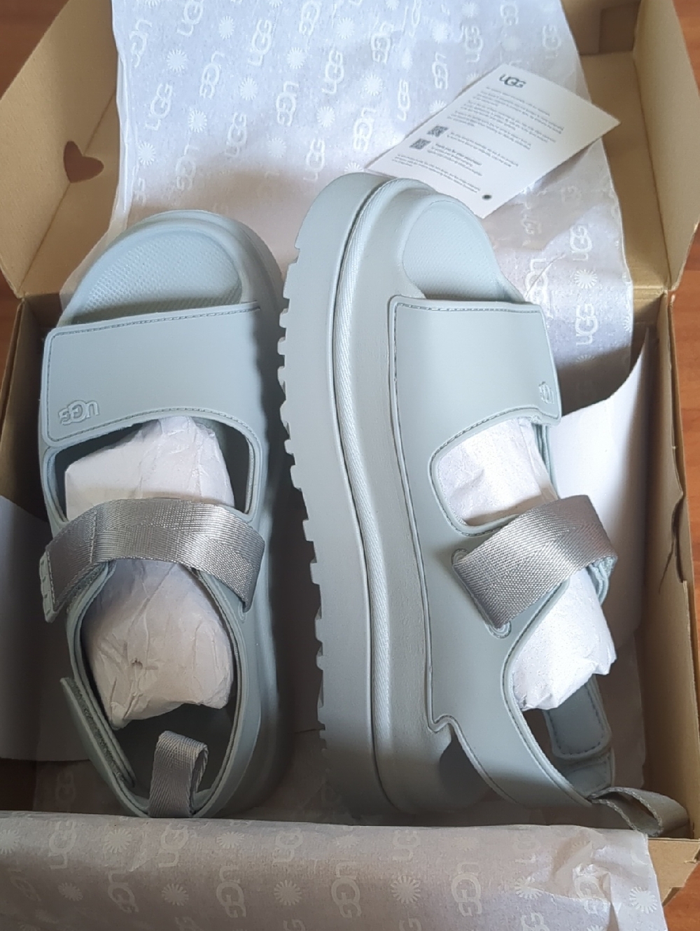 New Ugg Goldenglow Sandals 9 - Picture 3 of 11